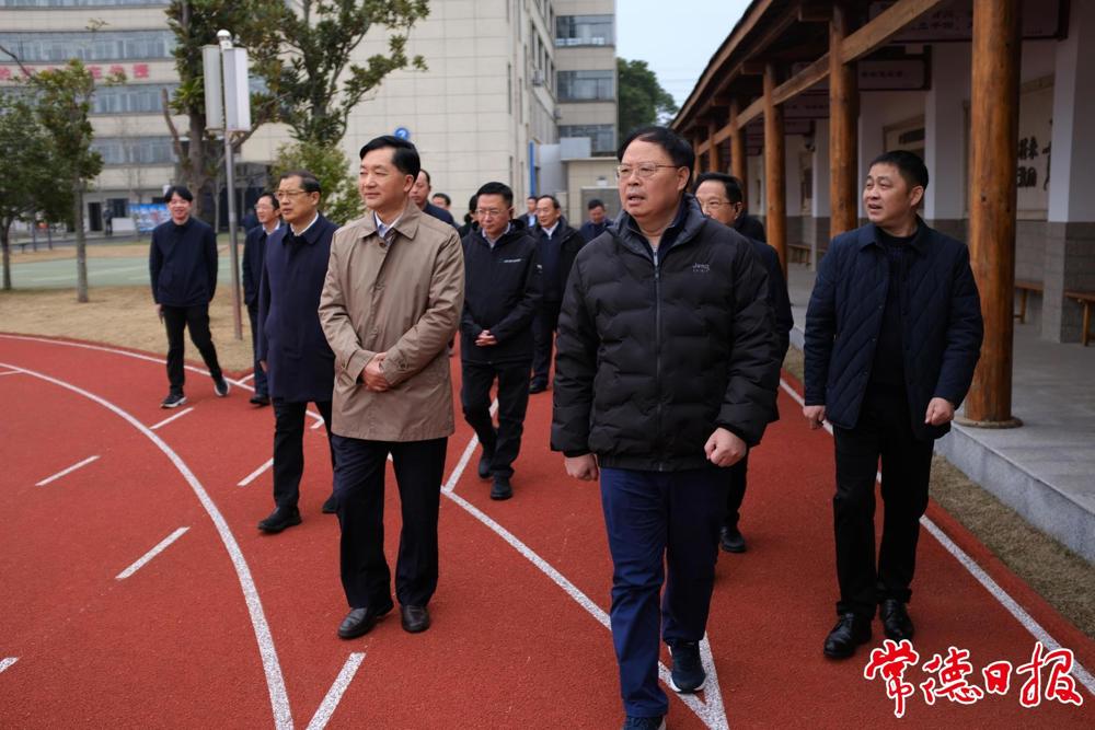 调研组一行在常德市新安学校调研未成年人教育矫治